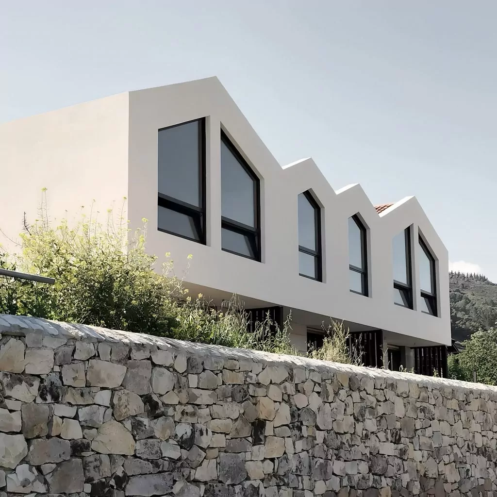 Iwastudio - Home - ARQ 1HM